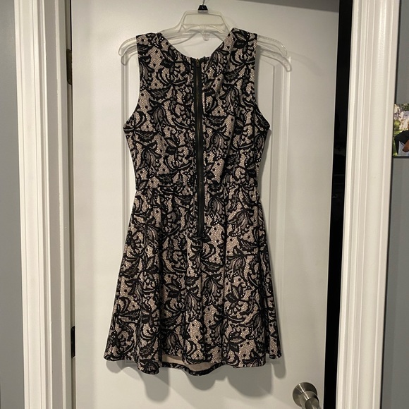 Black and Nude Lace Dress - Picture 3 of 3